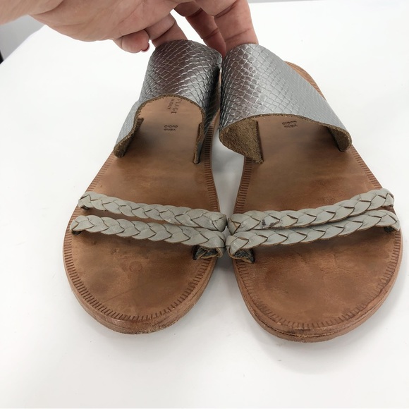 Joie A La Plage Metallic Silver Flat Sandals Womens 41 Straps - Picture 3 of 9